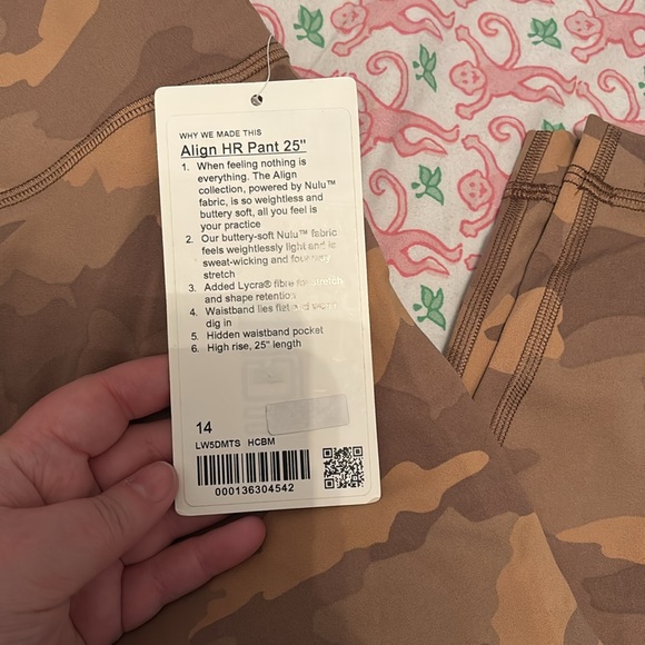 Lululemon Align Joggers NWT - Picture 2 of 2